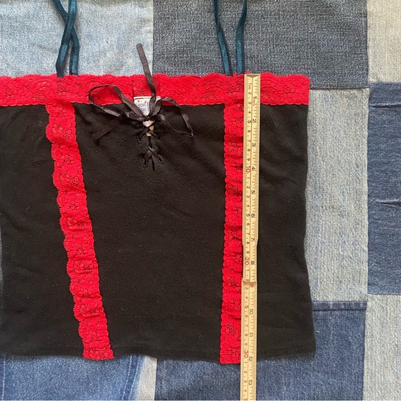 vtg one blonde one brunette black and red lace tank top lace up ribbon size S - Picture 6 of 6